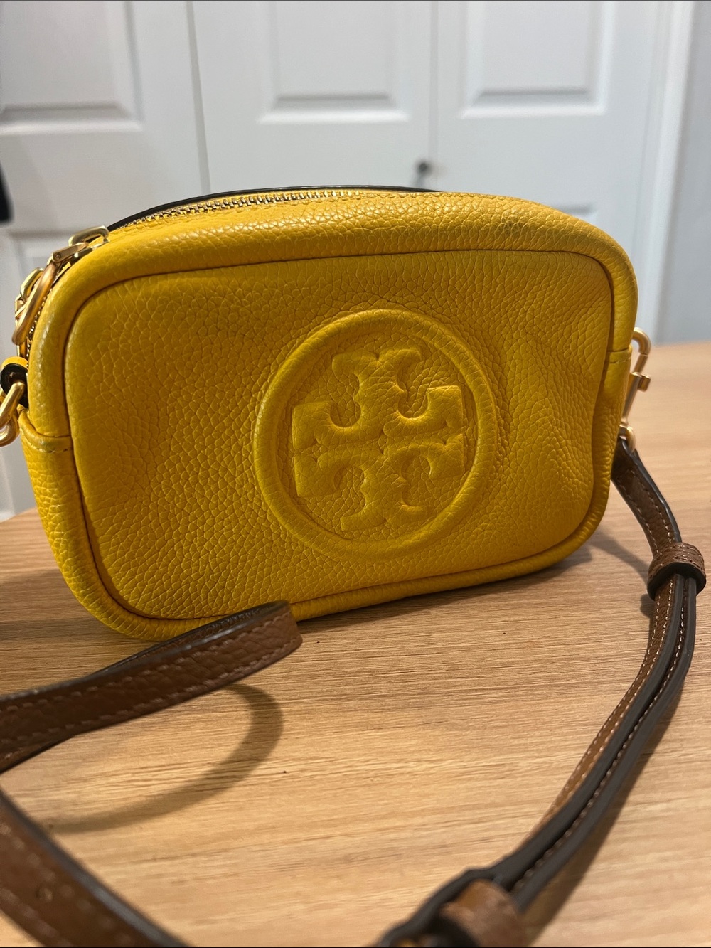 Tory Burch Perry Bombé Mini Bag Yellow Leather - Picture 2 of 12